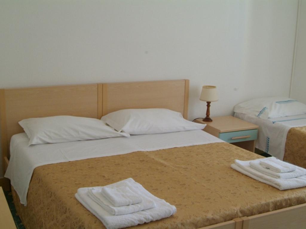 Hotel Aurora سكوري المظهر الخارجي الصورة